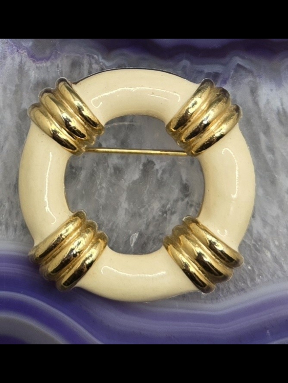 Classic Circular Brooch Gold Tone & Cream Enamel 1½" Diameter